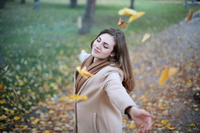 pexels-olly-712413 (1) NLP a girl in garden enjoying and relaxing